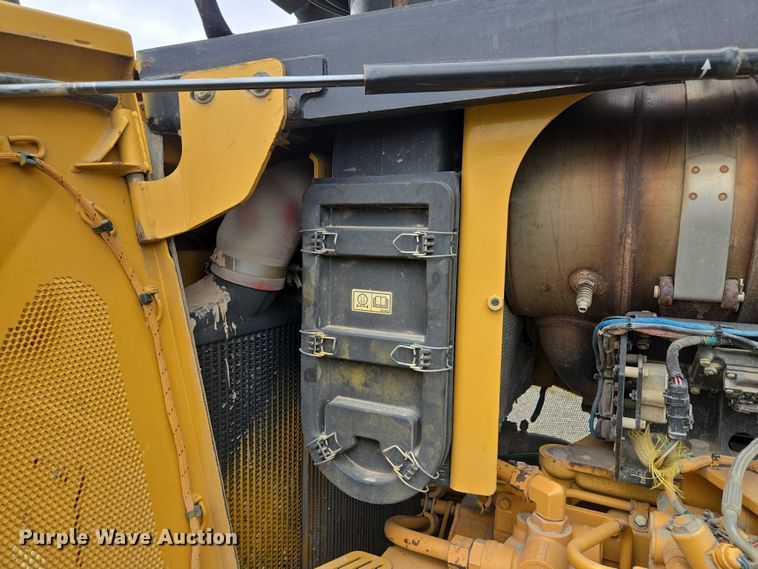 image for item EF1916 2011 Caterpillar D8T  dozer