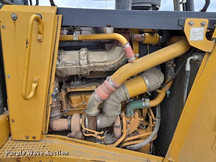 image for item EF1916 2011 Caterpillar D8T  dozer