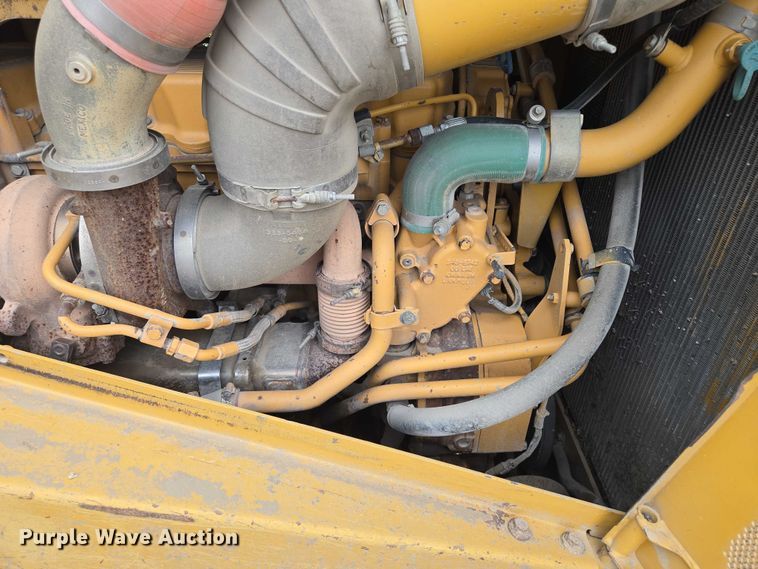 image for item EF1916 2011 Caterpillar D8T  dozer