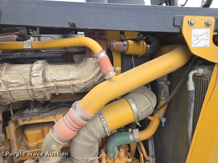 image for item EF1916 2011 Caterpillar D8T  dozer