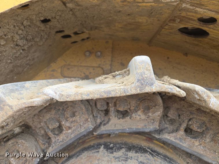 image for item EF1916 2011 Caterpillar D8T  dozer