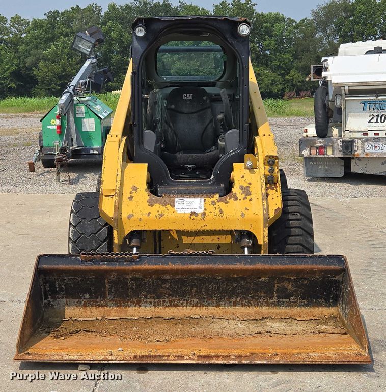 MINI CARGADOR SOBRE RUEDAS 2014 CATERPILLAR 272D