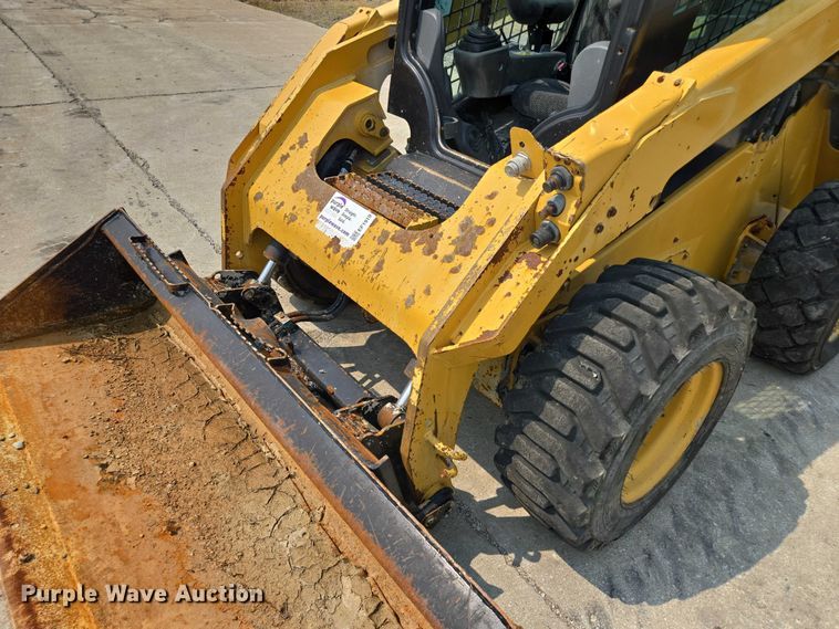 image for item EF1919 2014 Caterpillar 272D skid steer loader