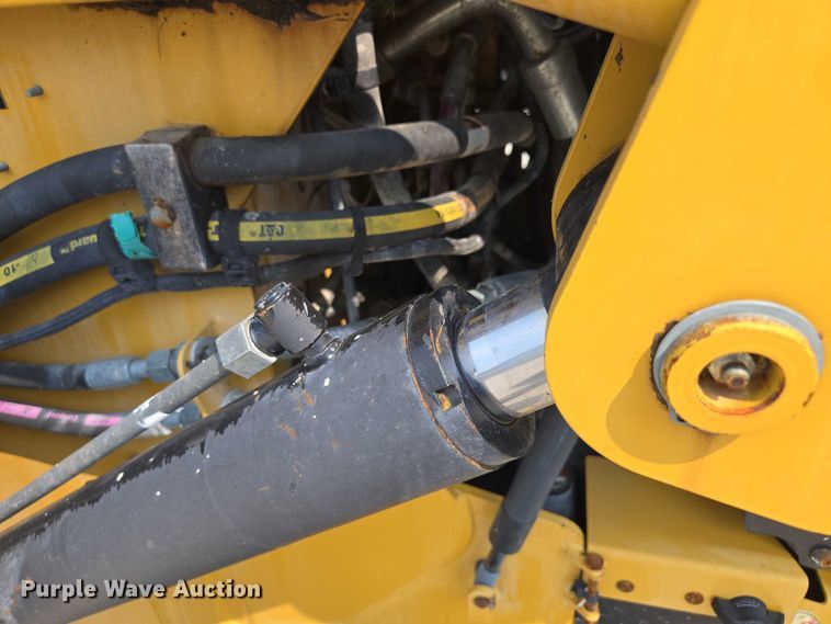 image for item EF1919 2014 Caterpillar 272D skid steer loader