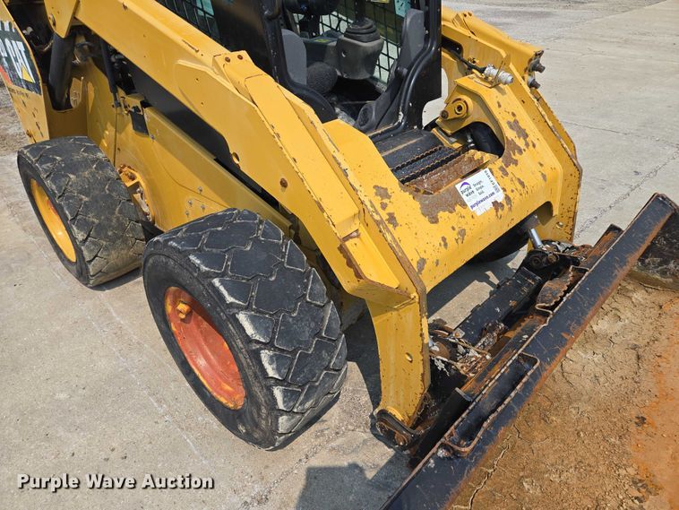 image for item EF1919 2014 Caterpillar 272D skid steer loader