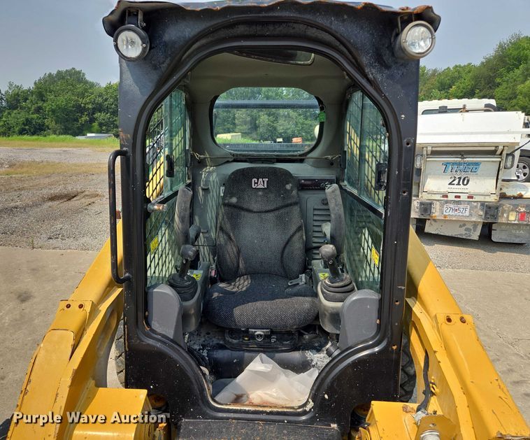 image for item EF1919 2014 Caterpillar 272D skid steer loader