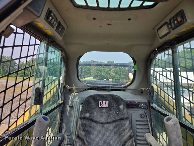 image for item EF1919 2014 Caterpillar 272D skid steer loader