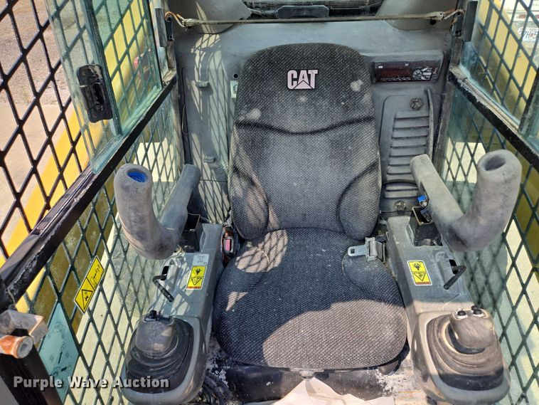 image for item EF1919 2014 Caterpillar 272D skid steer loader