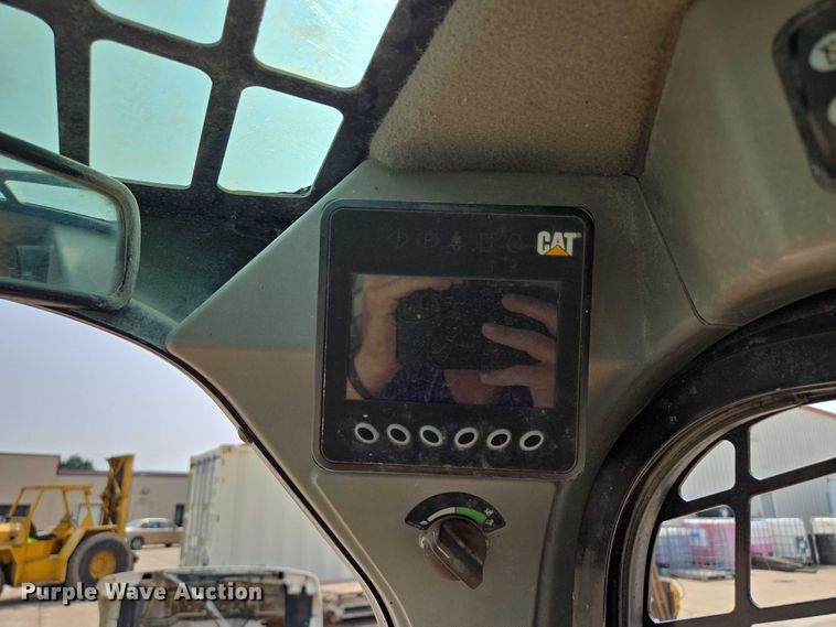 image for item EF1919 2014 Caterpillar 272D skid steer loader