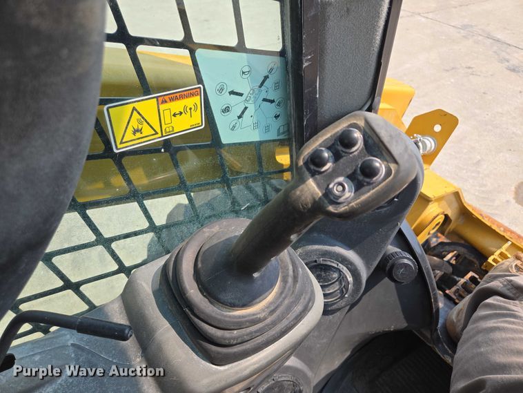 image for item EF1919 2014 Caterpillar 272D skid steer loader