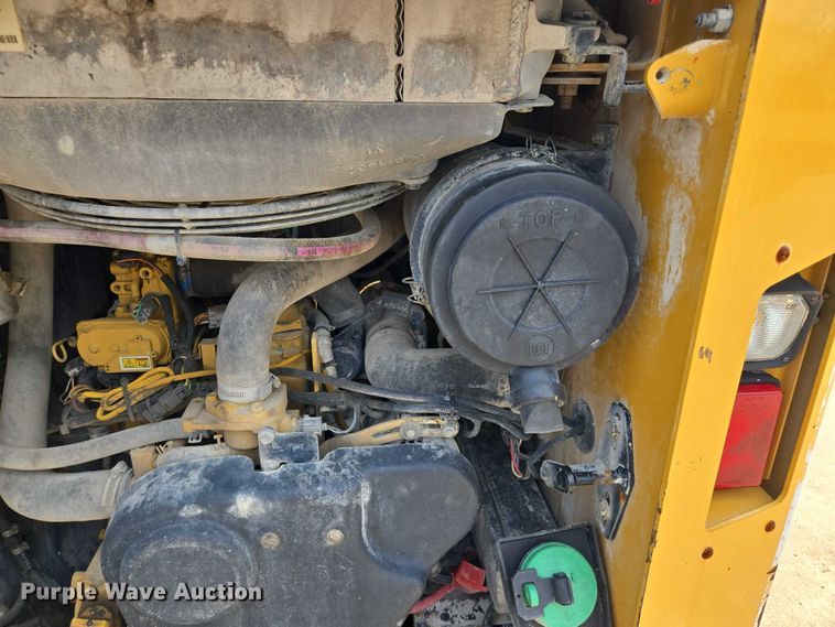 image for item EF1919 2014 Caterpillar 272D skid steer loader