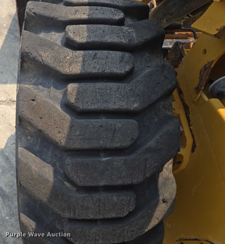 image for item EF1919 2014 Caterpillar 272D skid steer loader