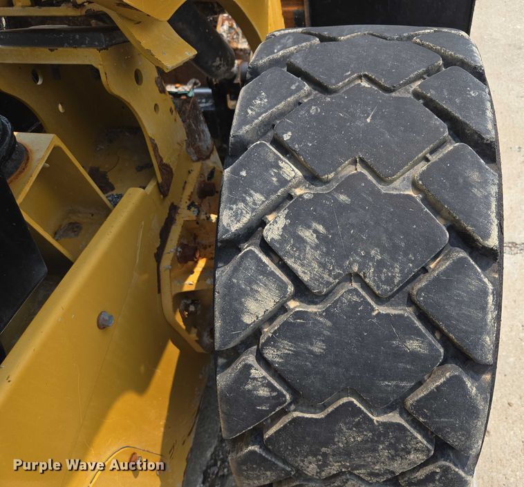 image for item EF1919 2014 Caterpillar 272D skid steer loader