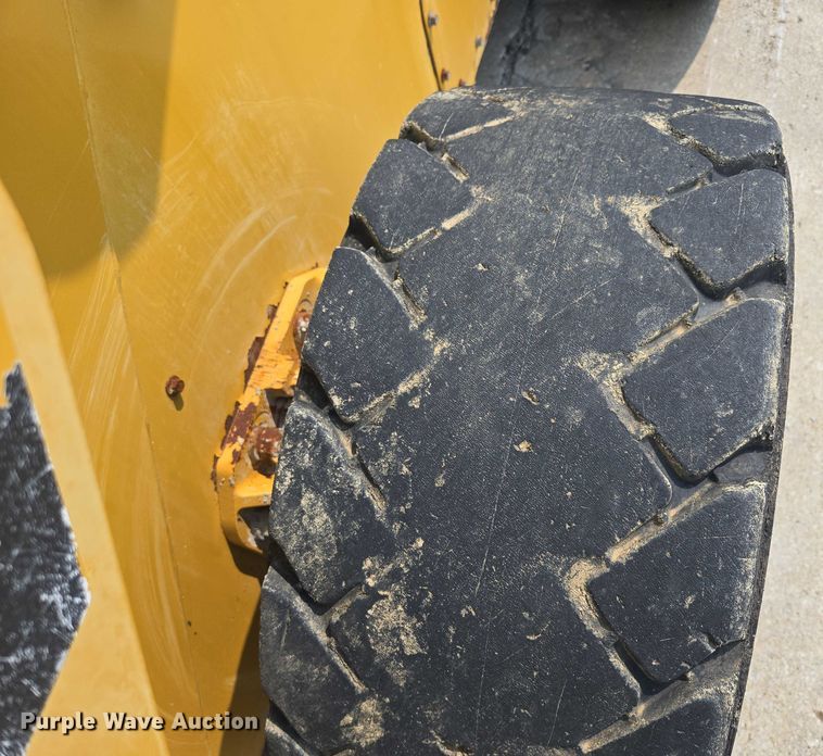 image for item EF1919 2014 Caterpillar 272D skid steer loader