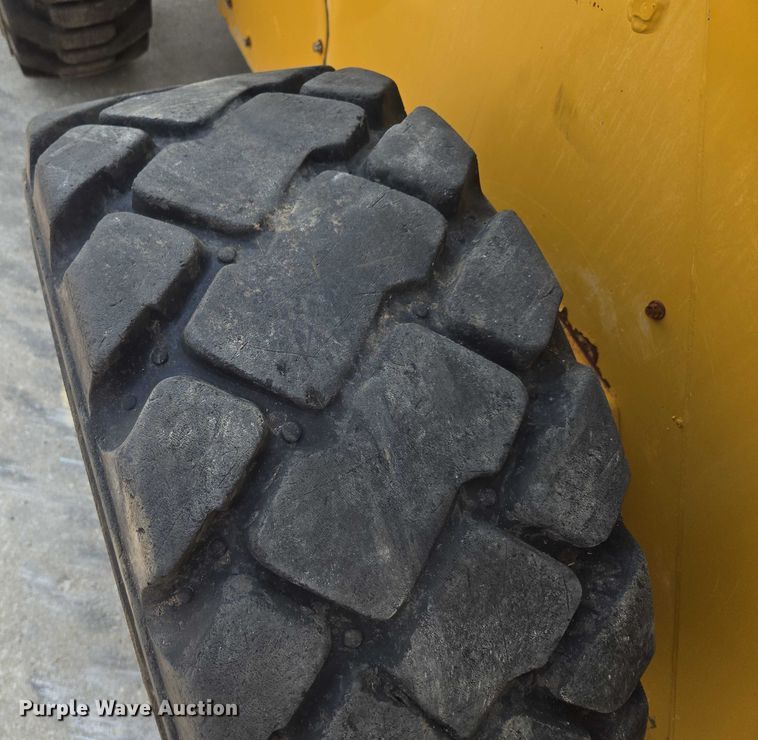 image for item EF1919 2014 Caterpillar 272D skid steer loader