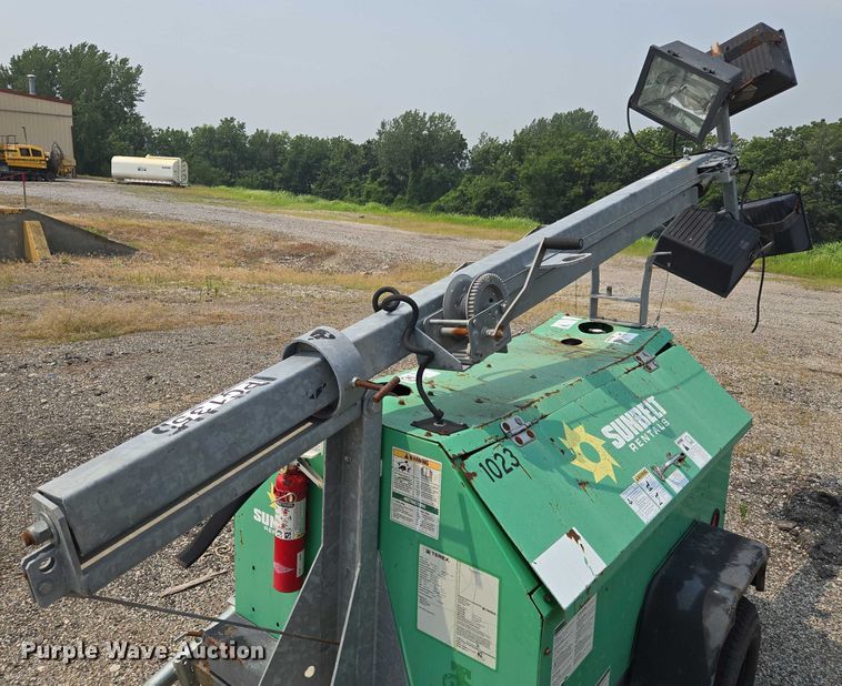 image for item EF1920 2014 Terex RL4 light plant