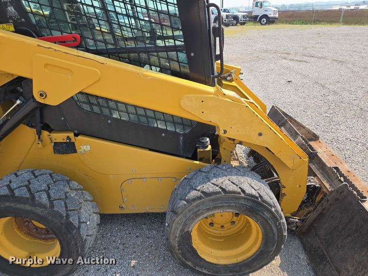 image for item EF1921 2015 Caterpillar 262D skid steer loader