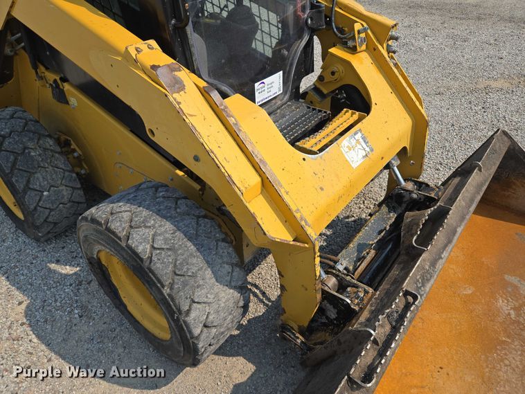 image for item EF1921 2015 Caterpillar 262D skid steer loader
