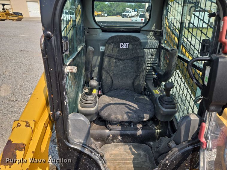 image for item EF1921 2015 Caterpillar 262D skid steer loader