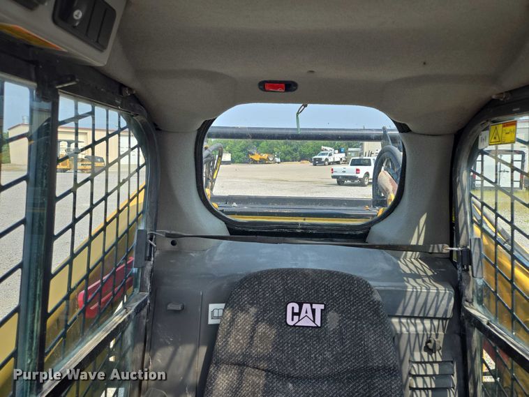 image for item EF1921 2015 Caterpillar 262D skid steer loader