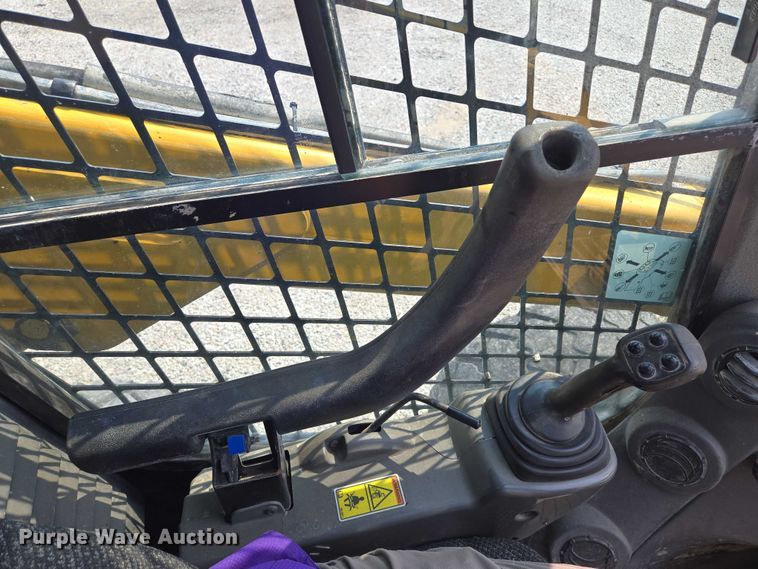 image for item EF1921 2015 Caterpillar 262D skid steer loader