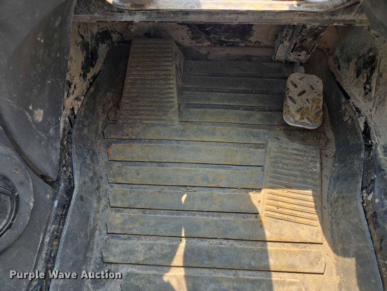 image for item EF1921 2015 Caterpillar 262D skid steer loader