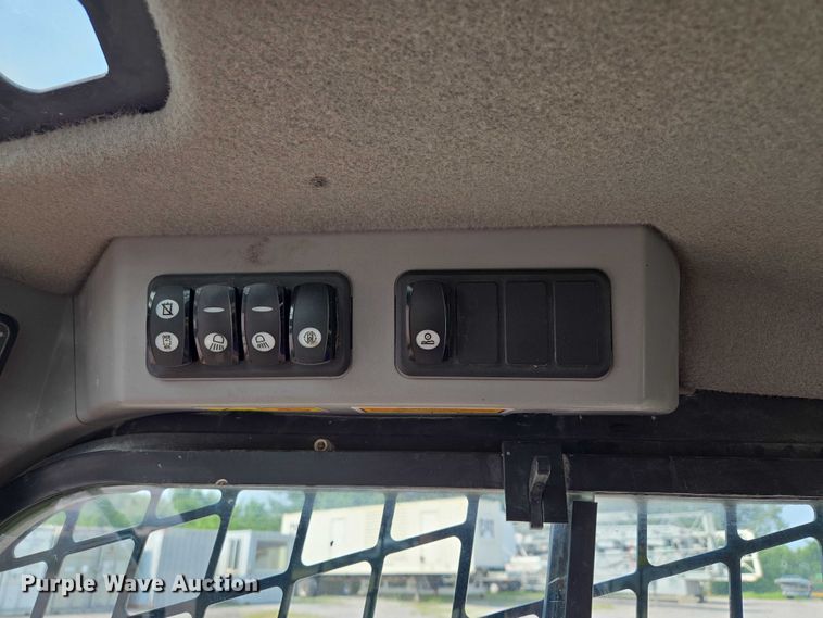 image for item EF1921 2015 Caterpillar 262D skid steer loader