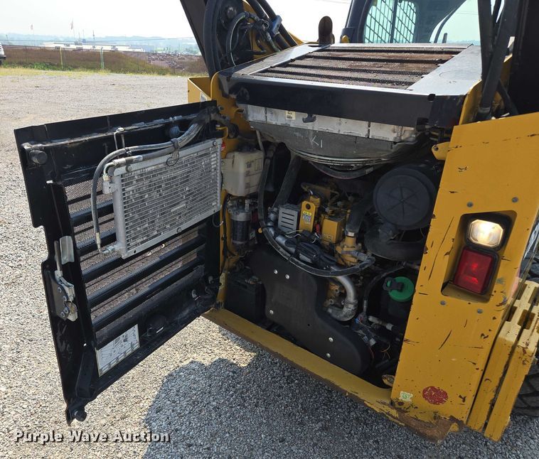 image for item EF1921 2015 Caterpillar 262D skid steer loader