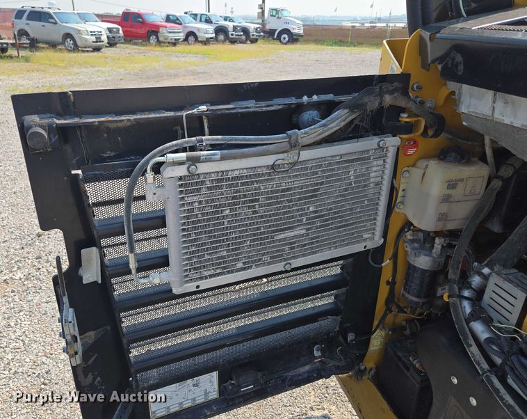 image for item EF1921 2015 Caterpillar 262D skid steer loader