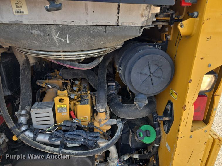image for item EF1921 2015 Caterpillar 262D skid steer loader