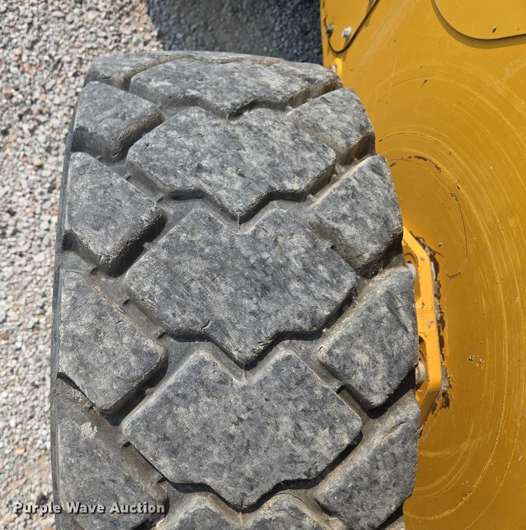 image for item EF1921 2015 Caterpillar 262D skid steer loader