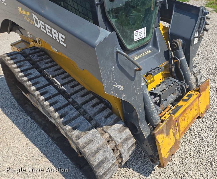 image for item EF1943 2022 John Deere 333G  tracked skid steer loader