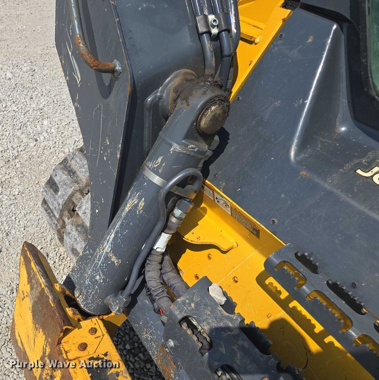image for item EF1943 2022 John Deere 333G  tracked skid steer loader