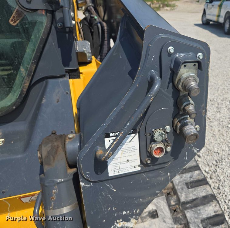 image for item EF1943 2022 John Deere 333G  tracked skid steer loader