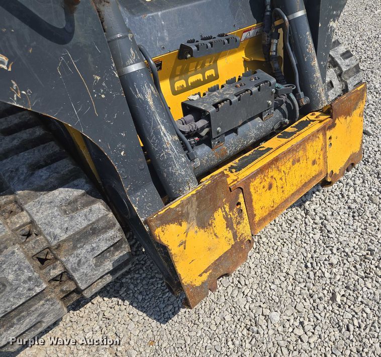image for item EF1943 2022 John Deere 333G  tracked skid steer loader