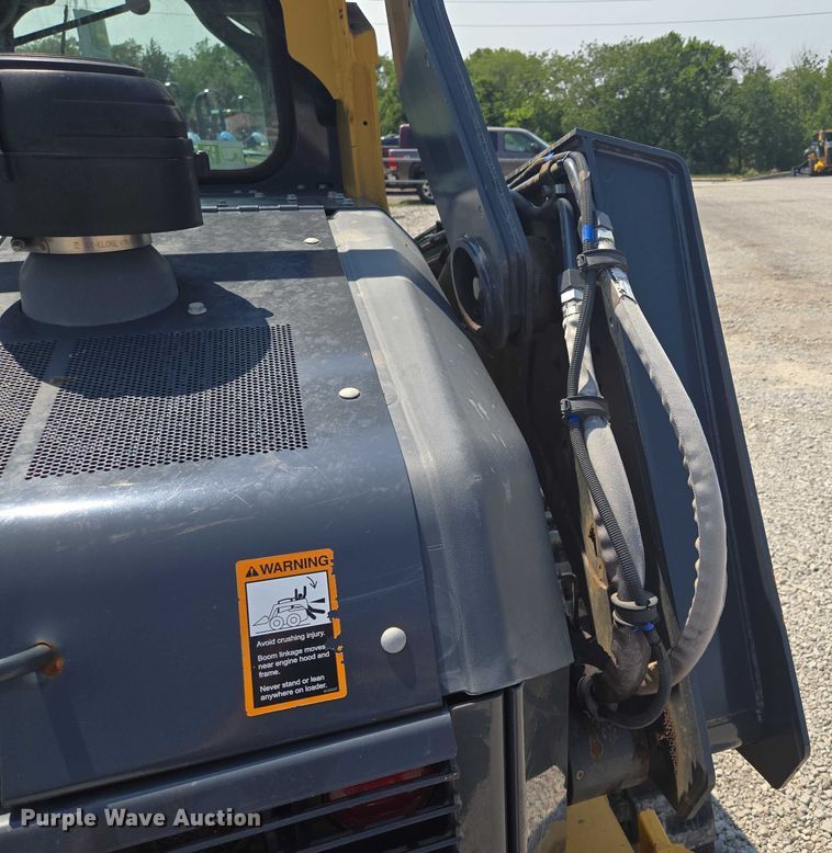 image for item EF1943 2022 John Deere 333G  tracked skid steer loader