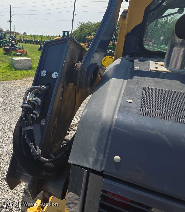 image for item EF1943 2022 John Deere 333G  tracked skid steer loader