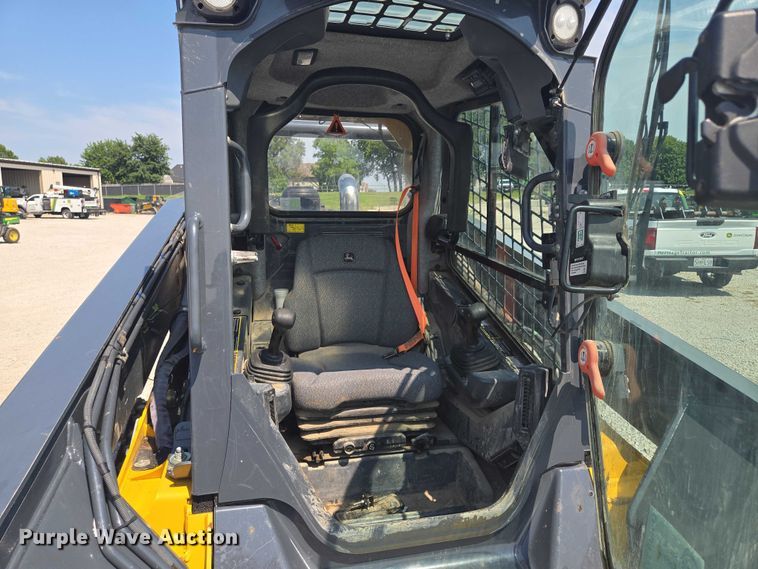 image for item EF1943 2022 John Deere 333G  tracked skid steer loader