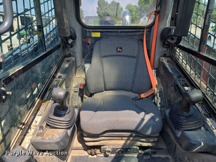 image for item EF1943 2022 John Deere 333G  tracked skid steer loader