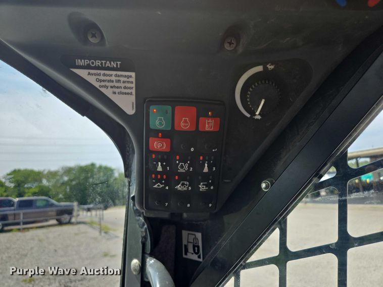 image for item EF1943 2022 John Deere 333G  tracked skid steer loader