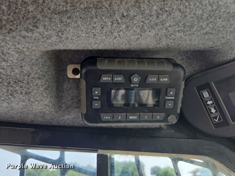 image for item EF1943 2022 John Deere 333G  tracked skid steer loader