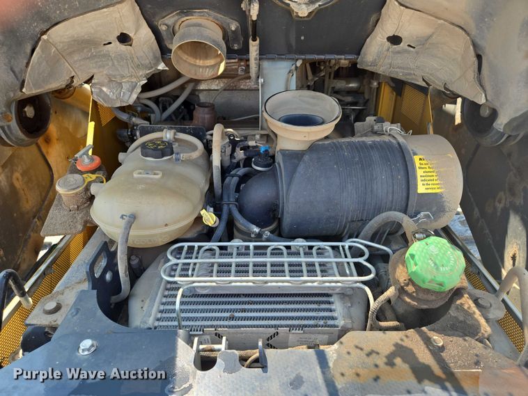 image for item EF1943 2022 John Deere 333G  tracked skid steer loader