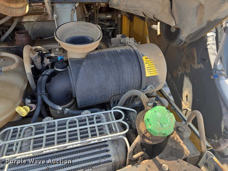 image for item EF1943 2022 John Deere 333G  tracked skid steer loader