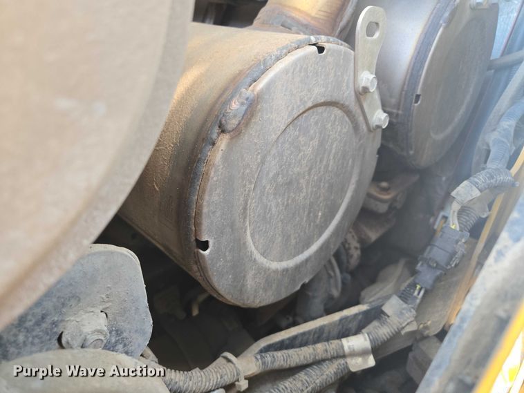 image for item EF1943 2022 John Deere 333G  tracked skid steer loader