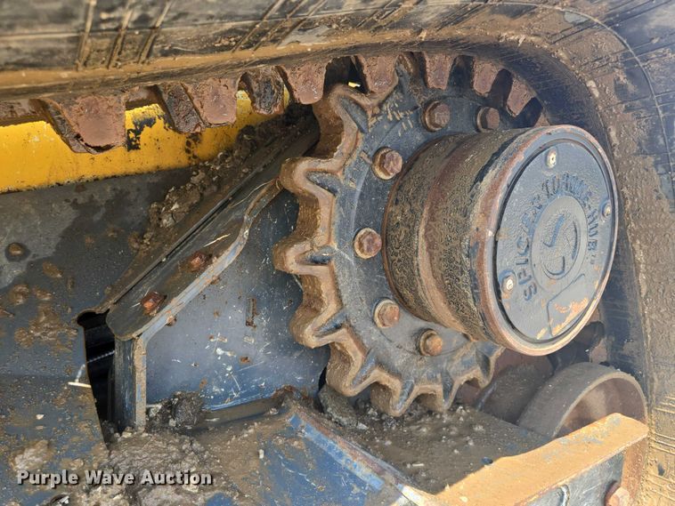 image for item EF1943 2022 John Deere 333G  tracked skid steer loader