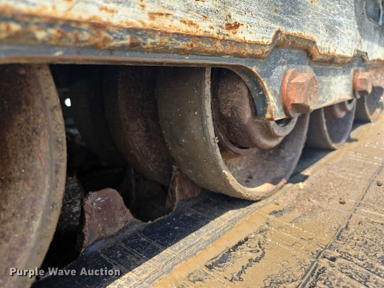 image for item EF1943 2022 John Deere 333G  tracked skid steer loader