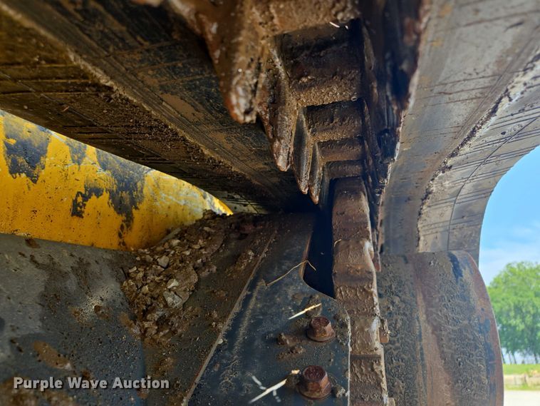 image for item EF1943 2022 John Deere 333G  tracked skid steer loader