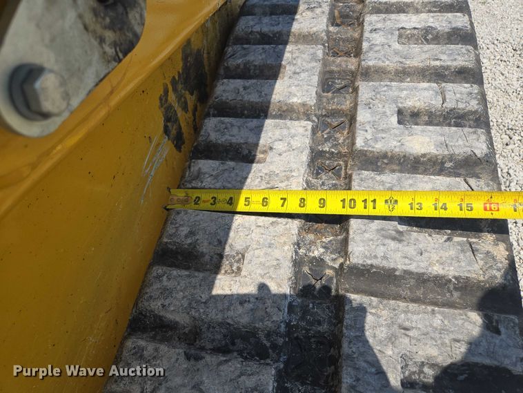 image for item EF1943 2022 John Deere 333G  tracked skid steer loader