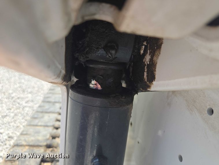 image for item EF1944 2020 Bobcat T595 tracked skid steer loader