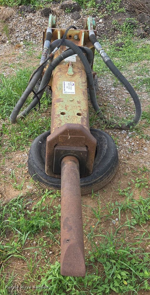 image for item EF1958 Tramac V32 breaker